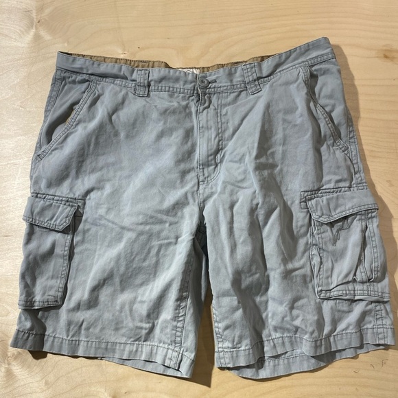 St. John’s Bay Men's Gray Cargo Shorts 42 (HS) - Picture 1 of 10